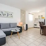 Apartment With Parking Space - 18527 *