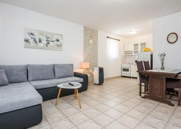 公寓 With Parking Space - 18527 *