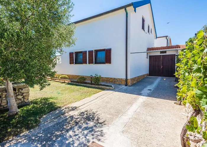 Apartman With Parking Space - 18527 Vir